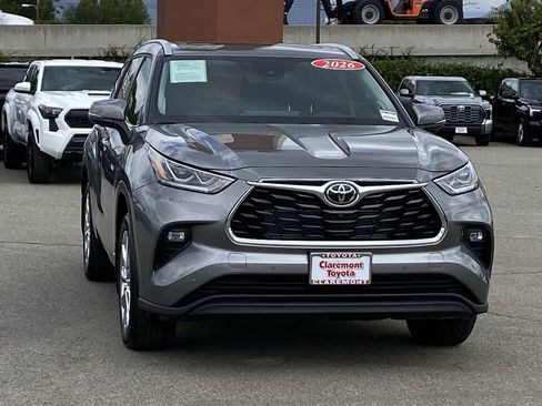 Certified 2026 Toyota Highlander Limited AWD/4WD image 45