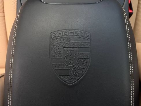 Certified 2022 Porsche Cayenne Turbo S AWD/4WD image 28