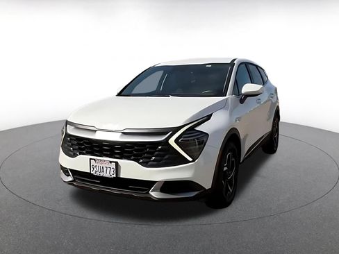 Used 2025 Kia Sportage LX FWD image 7