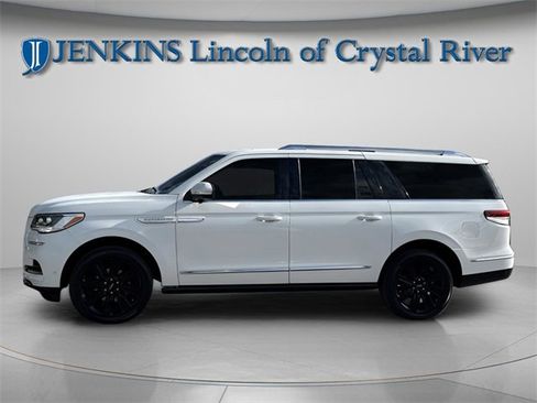 Certified 2023 Lincoln Navigator L Reserve image 14