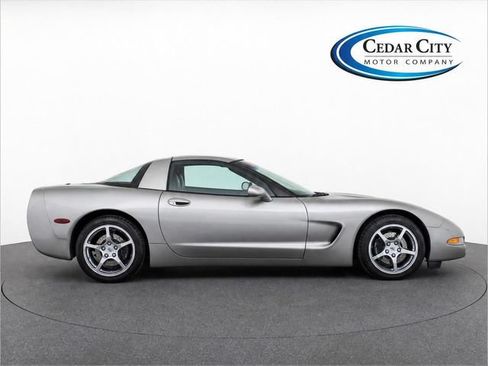 Used 2000 Chevrolet Corvette Coupe w/ Memory Pkg RWD image 8
