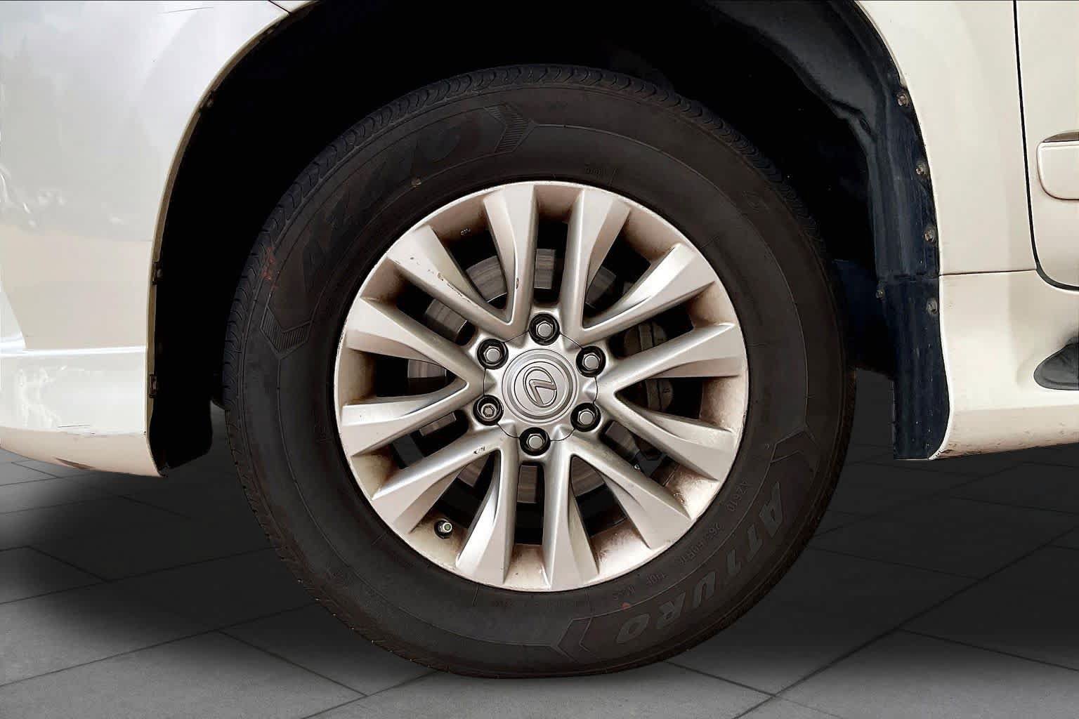 Used 2015 Lexus GX 460 w/ Premium Package AWD/4WD image 9
