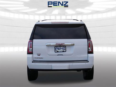 Used 2017 GMC Yukon Denali image 2