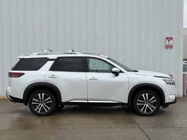 Used 2025 Nissan Pathfinder Platinum w/ Cargo Package FWD image 3
