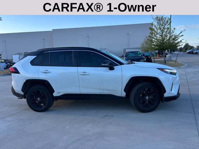 Used 2022 Toyota RAV4 XSE AWD/4WD image 2