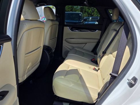 Used 2017 Cadillac XT5 FWD image 10