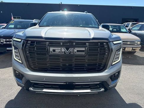 Used 2025 GMC Yukon XL Denali Ultimate w/ LPO, Illumination Package AWD/4WD image 10