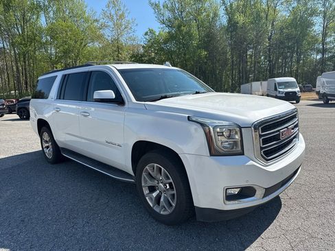Used 2017 GMC Yukon XL SLT w/ Open Road Package image 11