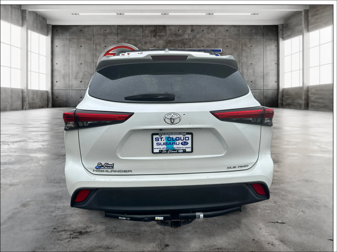 Used 2020 Toyota Highlander XLE AWD/4WD image 6