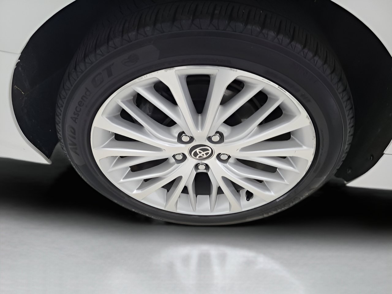 Used 2020 Toyota Camry XLE AWD/4WD image 9