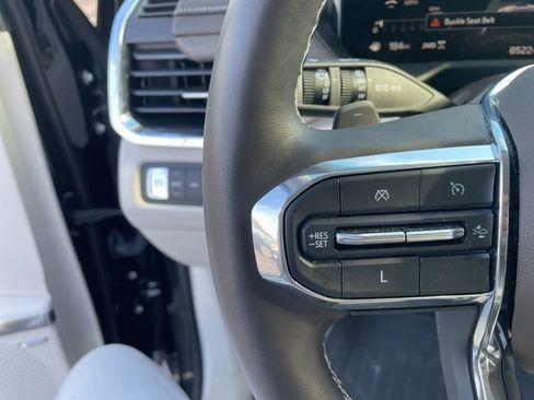 Used 2024 GMC Acadia Denali image 12