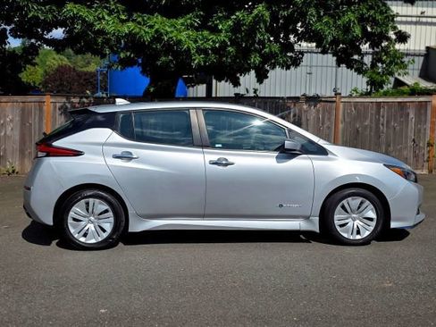 Used 2018 Nissan Leaf S w/ S Charge Package FWD image 8