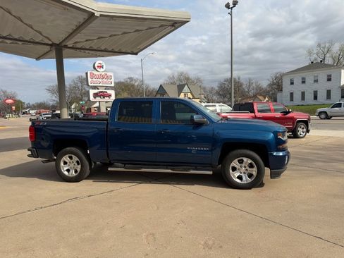 Used 2018 Chevrolet Silverado 1500 LT w/ All Star Edition image 19