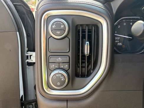 Used 2019 GMC Sierra 1500 SLE w/ SLE Value Package image 5