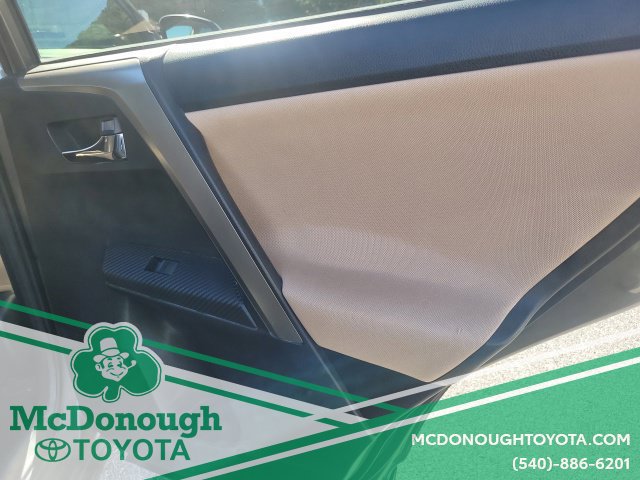 Used 2015 Toyota RAV4 XLE AWD/4WD image 18