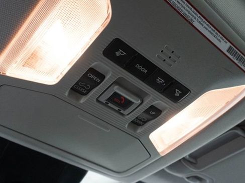 Used 2021 Toyota RAV4 XLE w/ Convenience Package FWD image 28