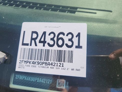 Used 2023 Ford Edge Titanium w/ Class II Trailer Tow Package AWD/4WD image 5