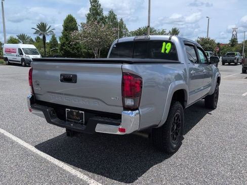Used 2019 Toyota Tacoma SR5 AWD/4WD image 4