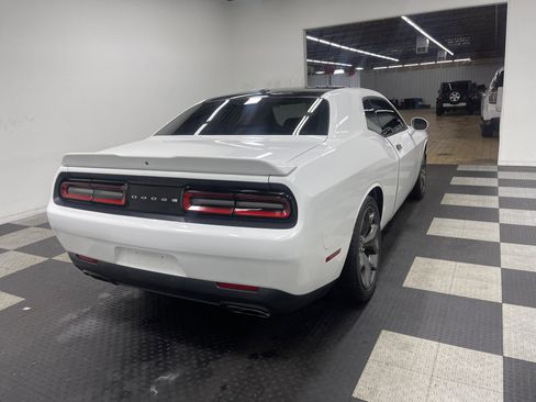 Used 2019 Dodge Challenger R/T image 5