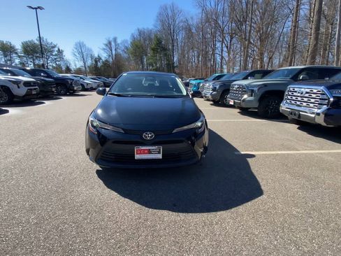 Used 2025 Toyota Corolla LE image 11