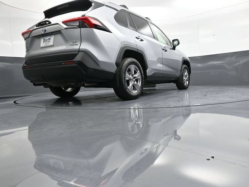 Used 2022 Toyota RAV4 LE AWD/4WD image 29