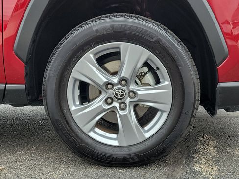 Used 2025 Toyota RAV4 XLE image 5