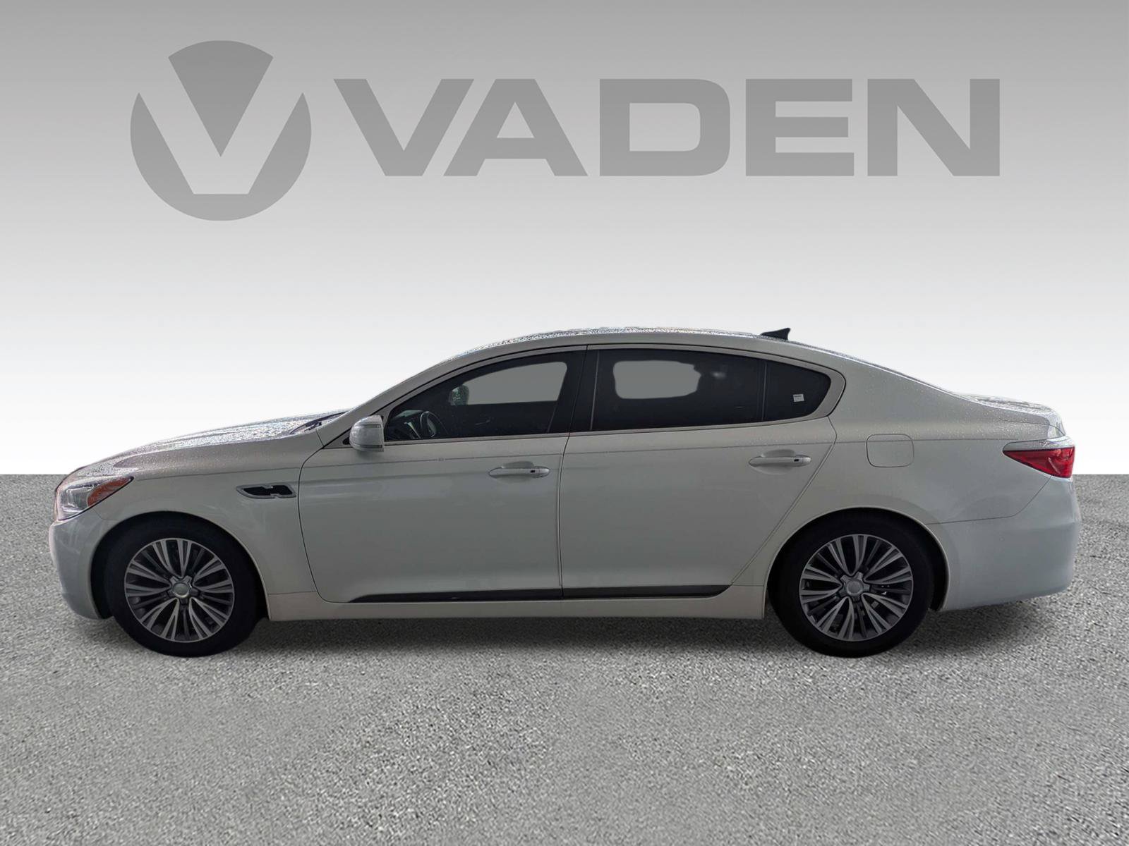 Used 2017 Kia K900 Premium RWD image 26