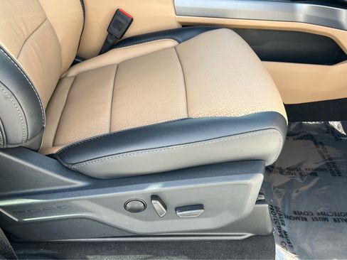 New 2026 Ford F250 Lariat w/ Black Appearance Package image 17