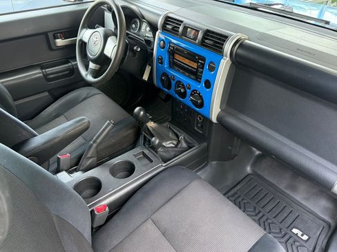 Used 2007 Toyota FJ Cruiser 4WD image 18