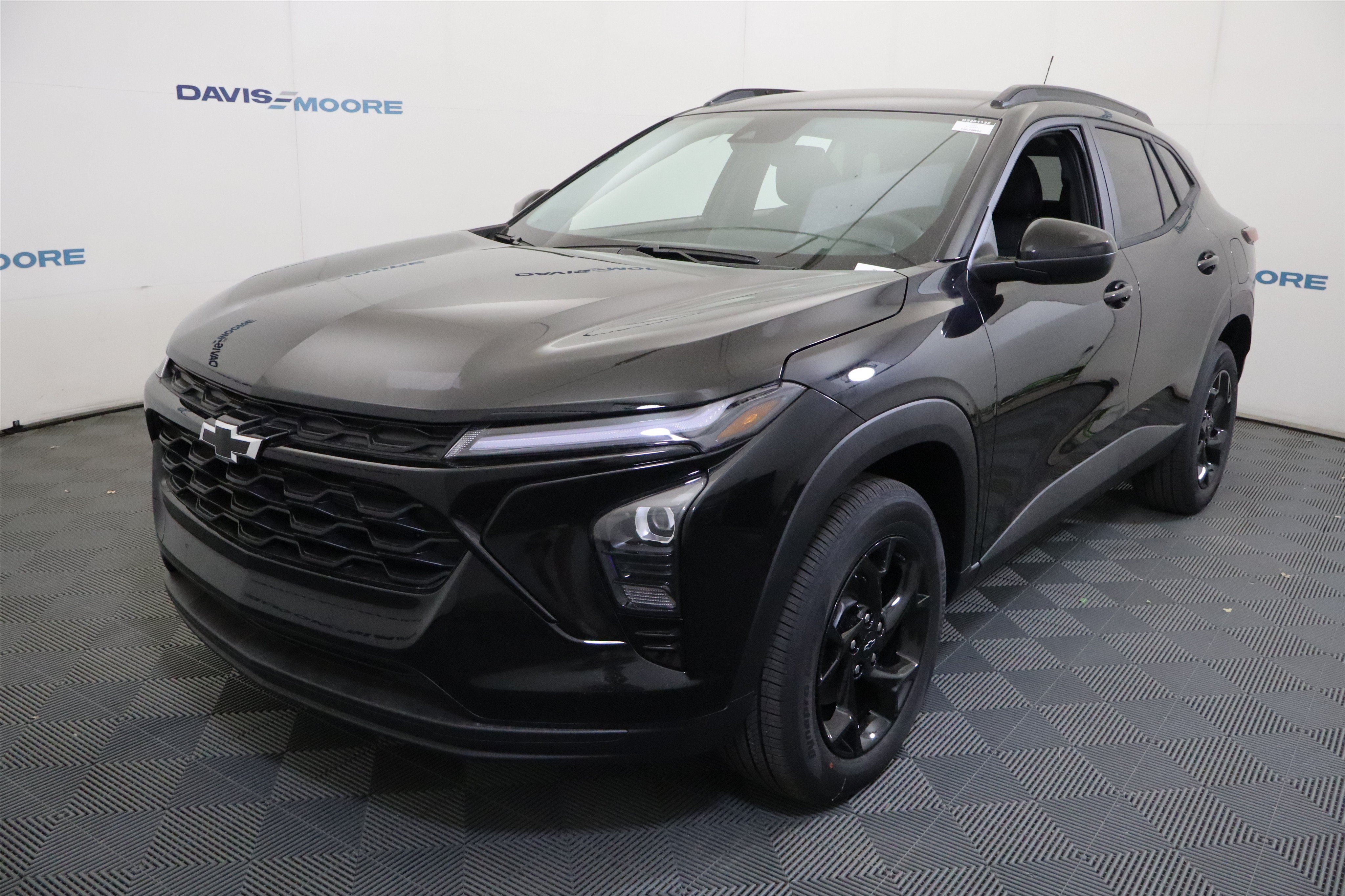 New 2026 Chevrolet Trax LT w/ Midnight Edition FWD image 12
