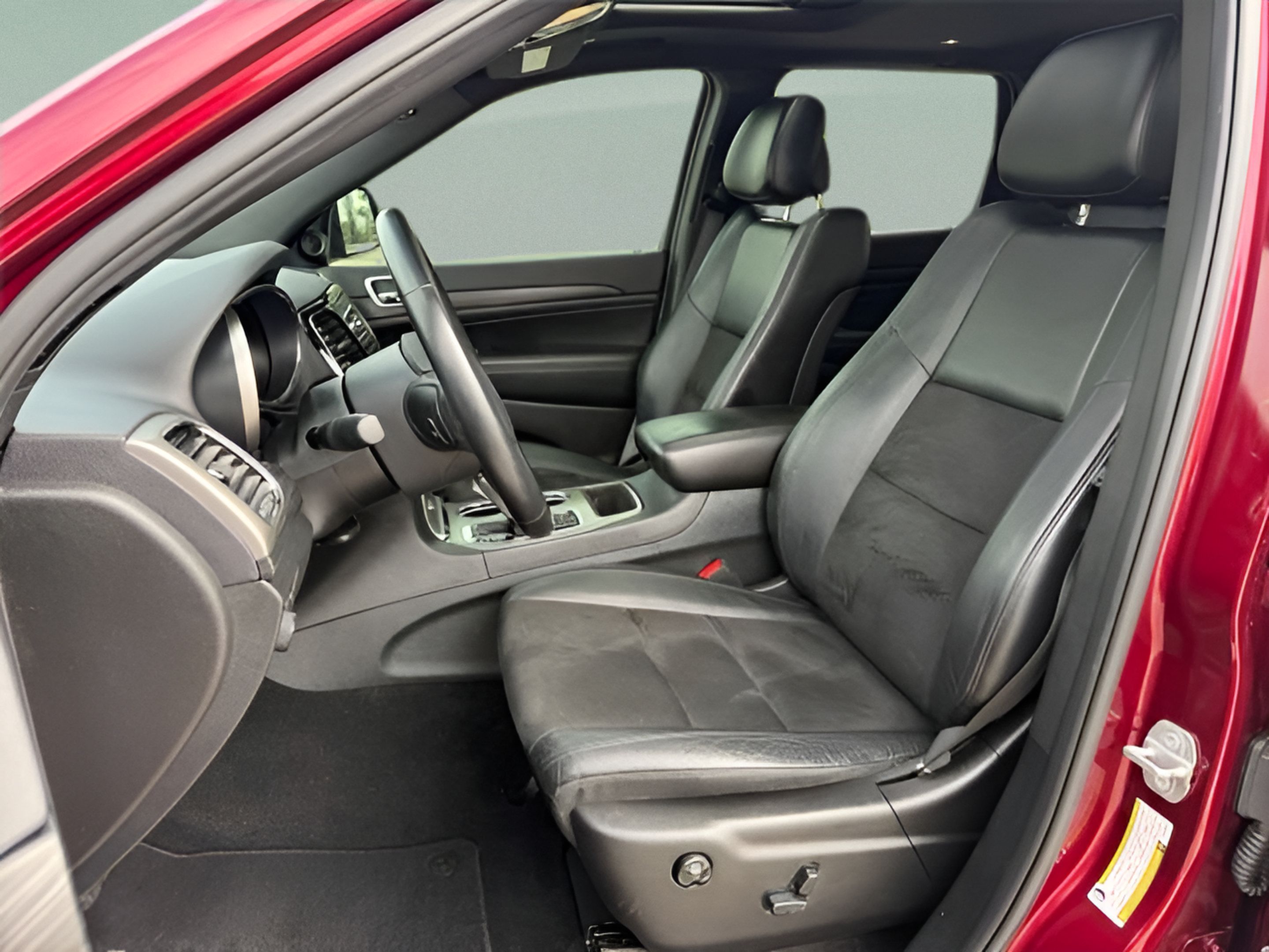 Used 2019 Jeep Grand Cherokee Altitude AWD/4WD image 22