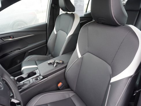 Used 2025 Toyota Camry SE image 21