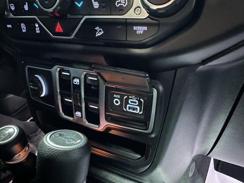 Used 2020 Jeep Wrangler Unlimited Sport image 14