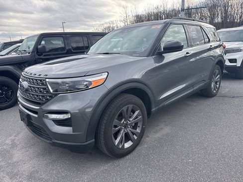 Certified 2022 Ford Explorer XLT w/ Equipment Group 202A image 6
