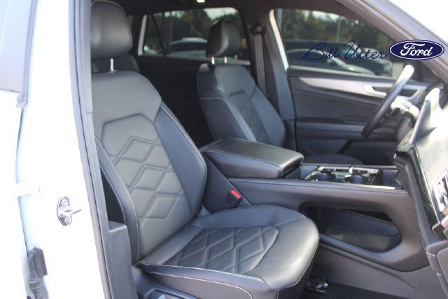 Used 2024 Volkswagen Atlas Cross Sport SE AWD/4WD image 11