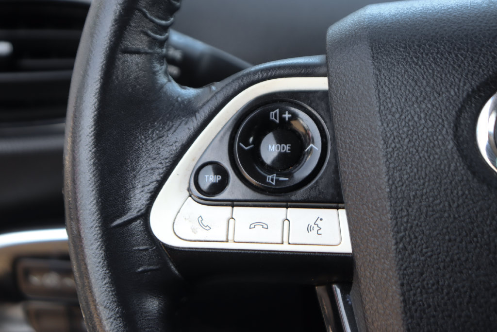 Used 2018 Toyota Prius Prime Premium w/ Carpet Mat Package FWD image 20