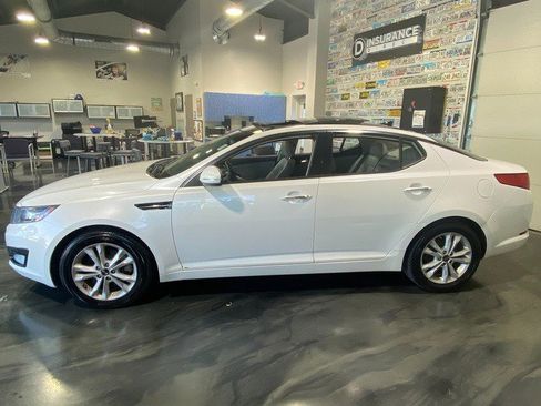 Used 2011 Kia Optima EX w/ Premium Pkg FWD image 4