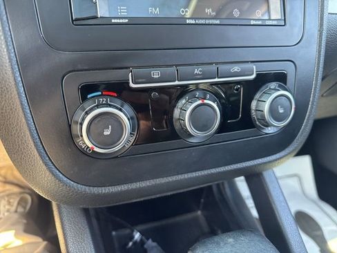 Used 2010 Volkswagen Jetta Limited Edition image 19