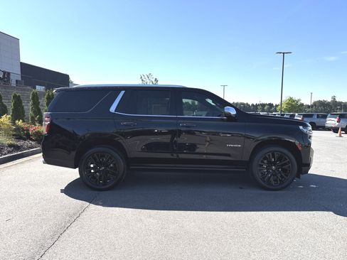 Used 2023 Chevrolet Tahoe Premier AWD/4WD image 11