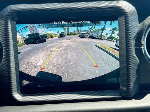Used 2023 Jeep Wrangler Unlimited Sahara w/ Cold Weather Group AWD/4WD image 15