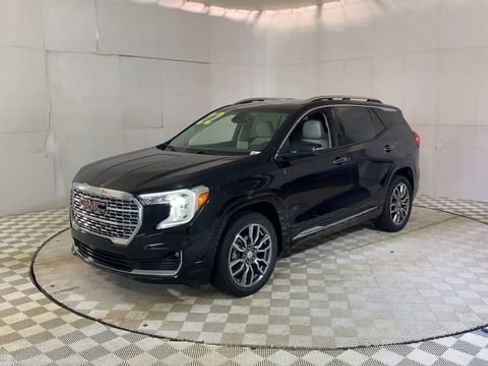 Used 2022 GMC Terrain Denali w/ LPO, Floor Liner Package AWD/4WD image 4