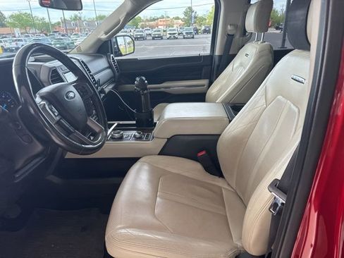 Used 2019 Ford Expedition Platinum image 16