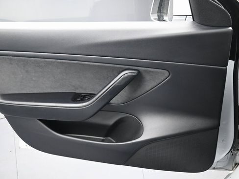 Used 2019 Tesla Model 3 Long Range image 25