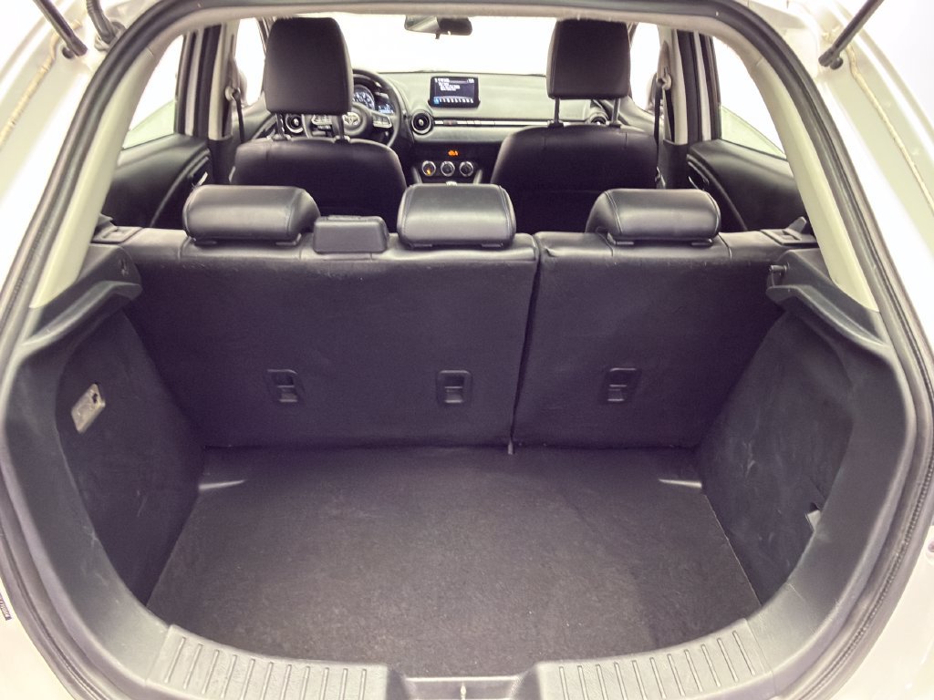 Used 2020 Toyota Yaris XLE FWD image 36