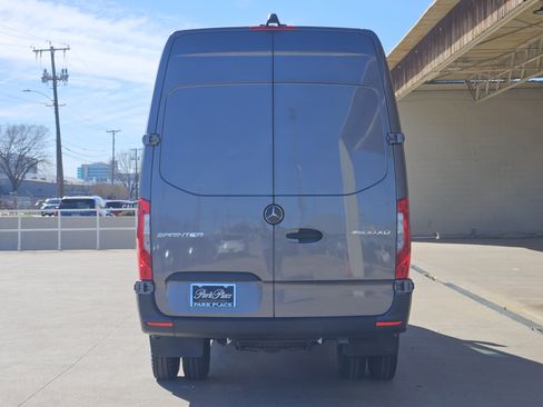 Used 2024 Mercedes-Benz Sprinter 3500 image 7