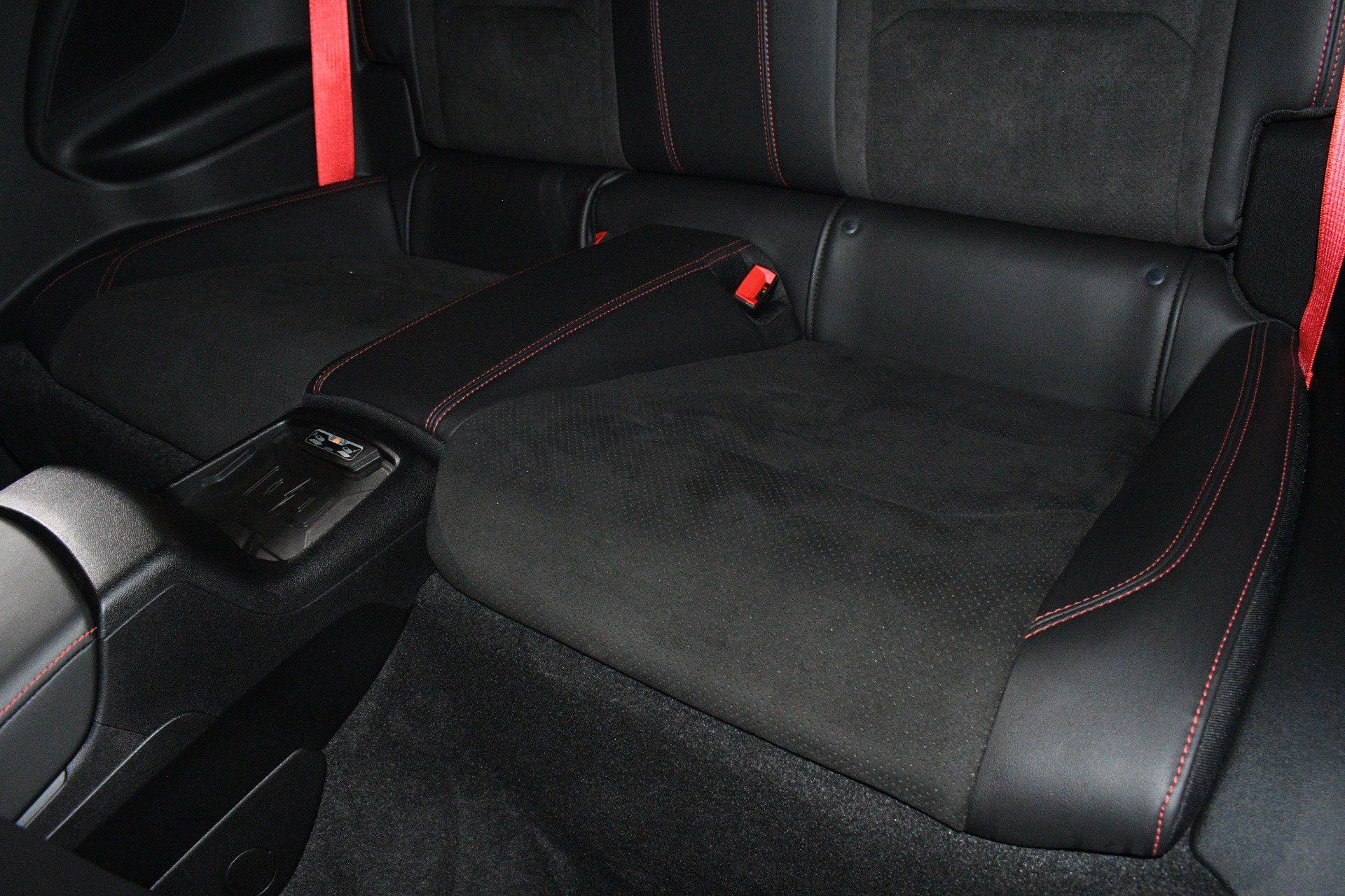 Used 2020 Chevrolet Camaro ZL1 RWD image 19