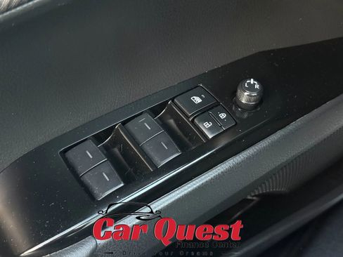 Used 2025 Toyota Camry SE FWD image 25