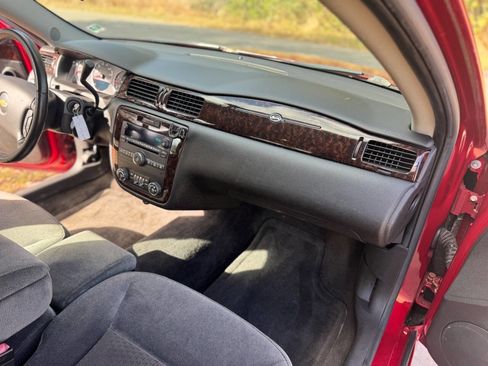 Used 2013 Chevrolet Impala LT image 13