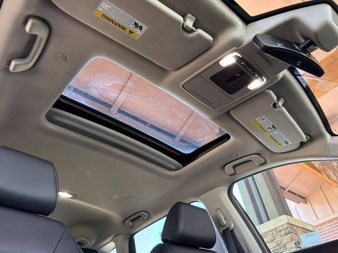 Used 2025 Honda CR-V EX-L image 17