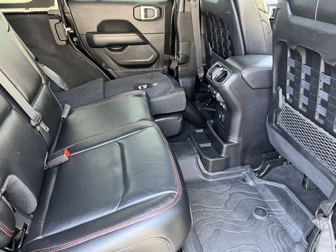 Used 2021 Jeep Wrangler Unlimited Rubicon w/ Uconnect 4C Nav & Sound Group AWD/4WD image 22
